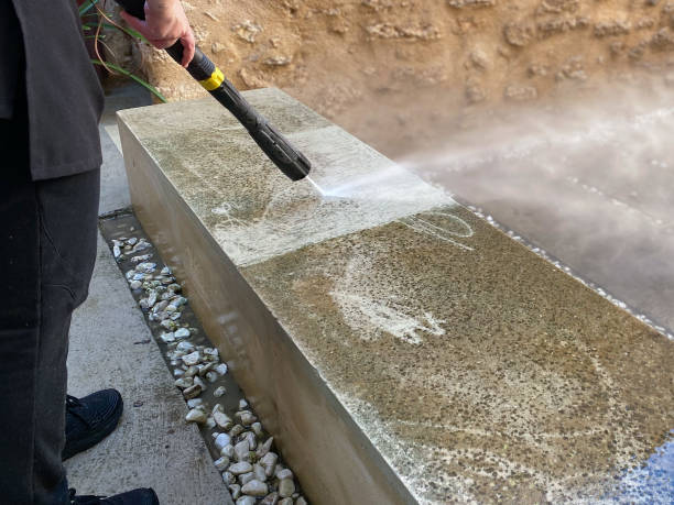 Best Commercial Pressure Washing  in Windsor Heights, IA